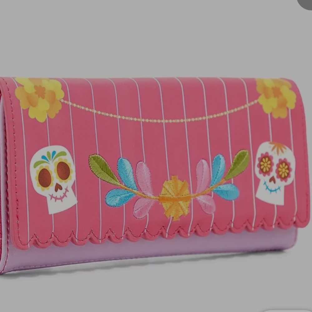 COCO OFRENDA LOUNGEFLY WALLET NWT
